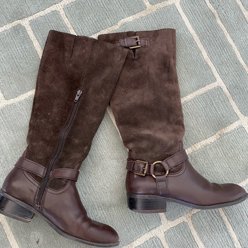 Riding boots look descriptions